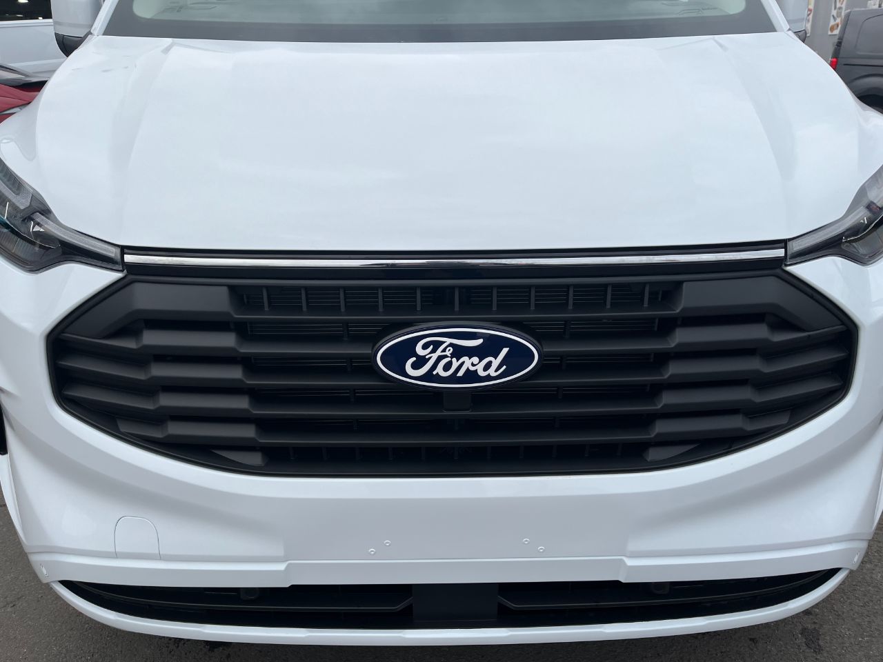 Ford Transit Custom Panel Van 11