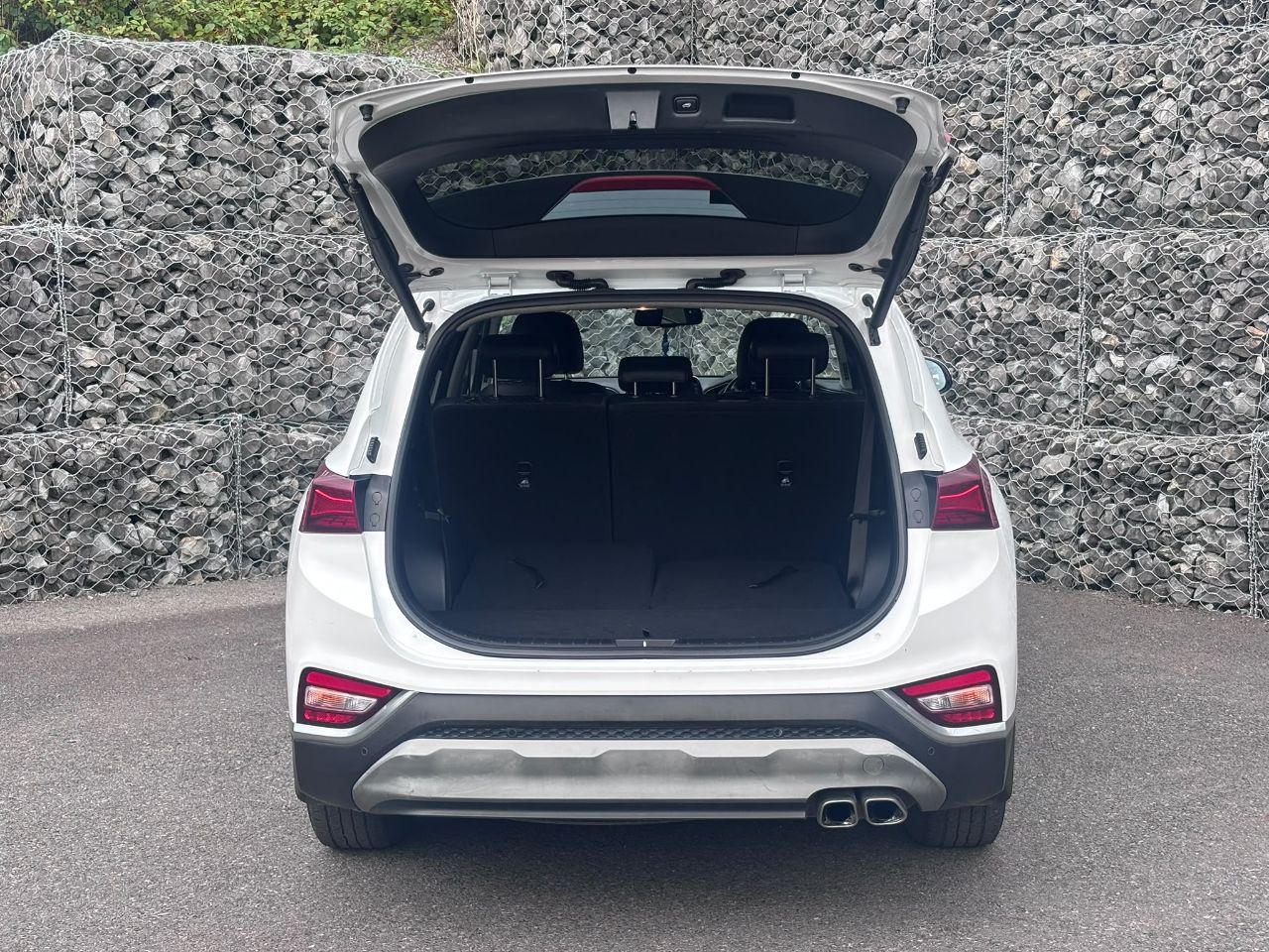 2018 Hyundai SANTA FE 2.2 CRDi Premium 5dr 4WD Auto - vehicle photo 13 for sale on PureCar