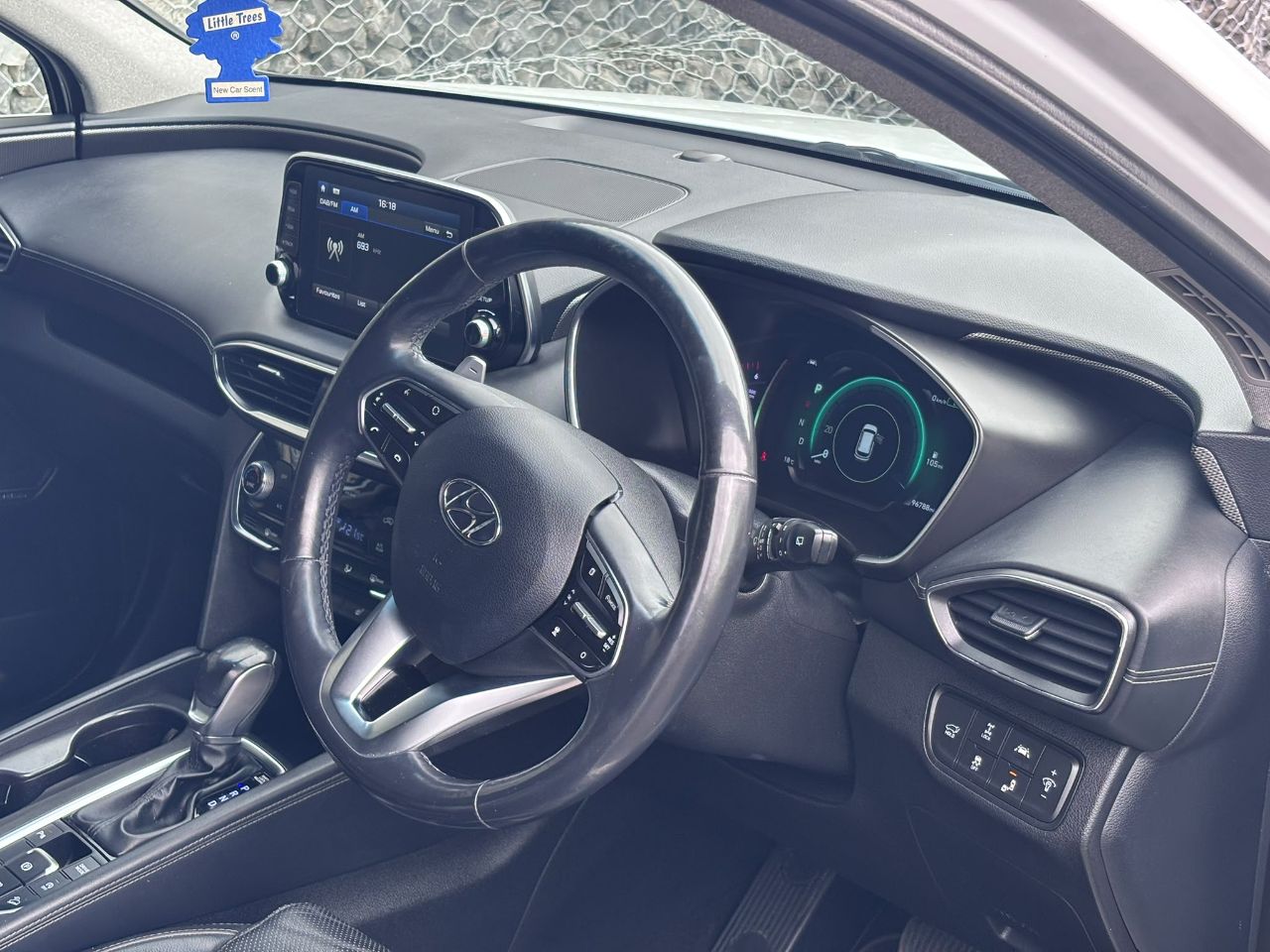2018 Hyundai SANTA FE 2.2 CRDi Premium 5dr 4WD Auto - vehicle photo 17 for sale on PureCar