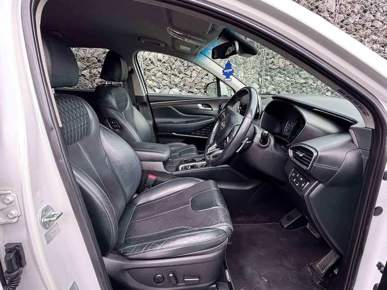 2018 Hyundai SANTA FE 2.2 CRDi Premium 5dr 4WD Auto - vehicle photo 18 for sale on PureCar