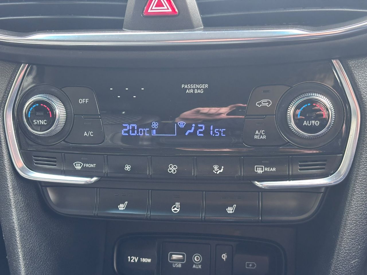2018 Hyundai SANTA FE 2.2 CRDi Premium 5dr 4WD Auto - vehicle photo 22 for sale on PureCar