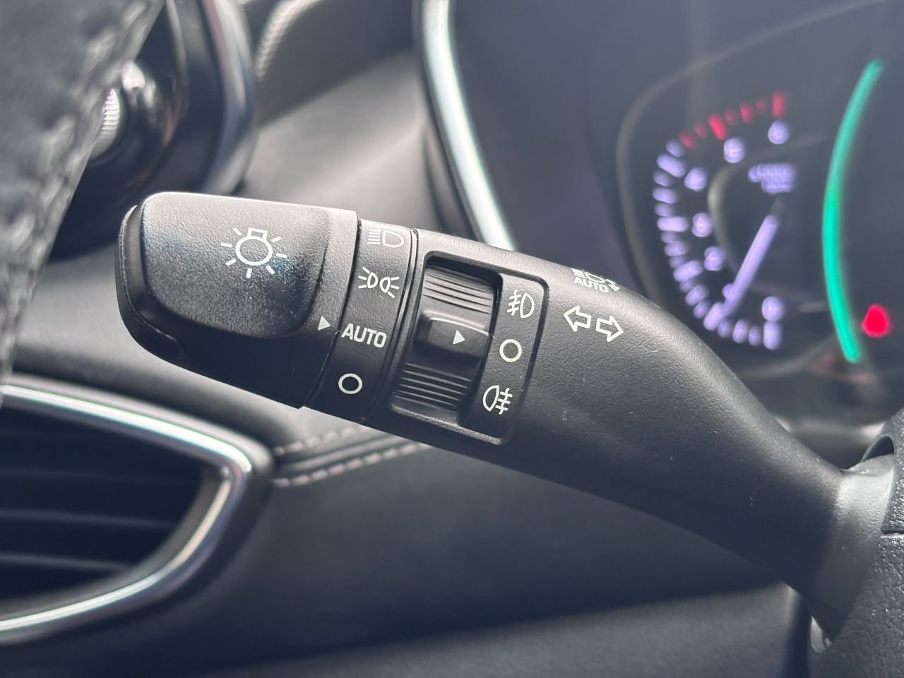2018 Hyundai SANTA FE 2.2 CRDi Premium 5dr 4WD Auto - vehicle photo 23 for sale on PureCar