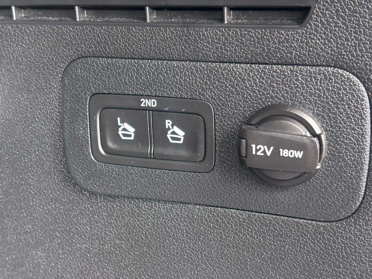 2018 Hyundai SANTA FE 2.2 CRDi Premium 5dr 4WD Auto - vehicle photo 31 for sale on PureCar