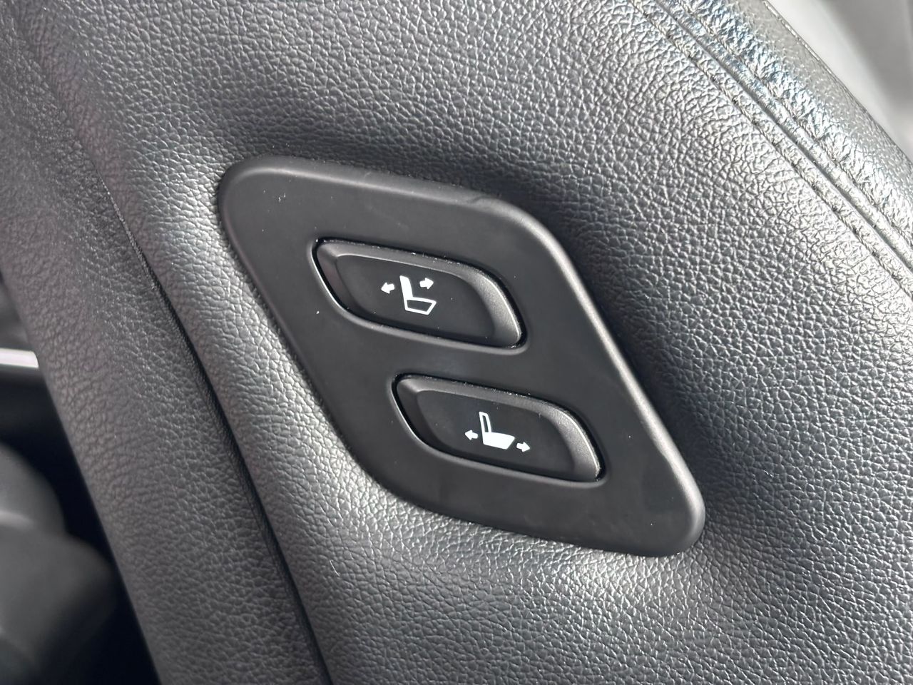 2018 Hyundai SANTA FE 2.2 CRDi Premium 5dr 4WD Auto - vehicle photo 33 for sale on PureCar