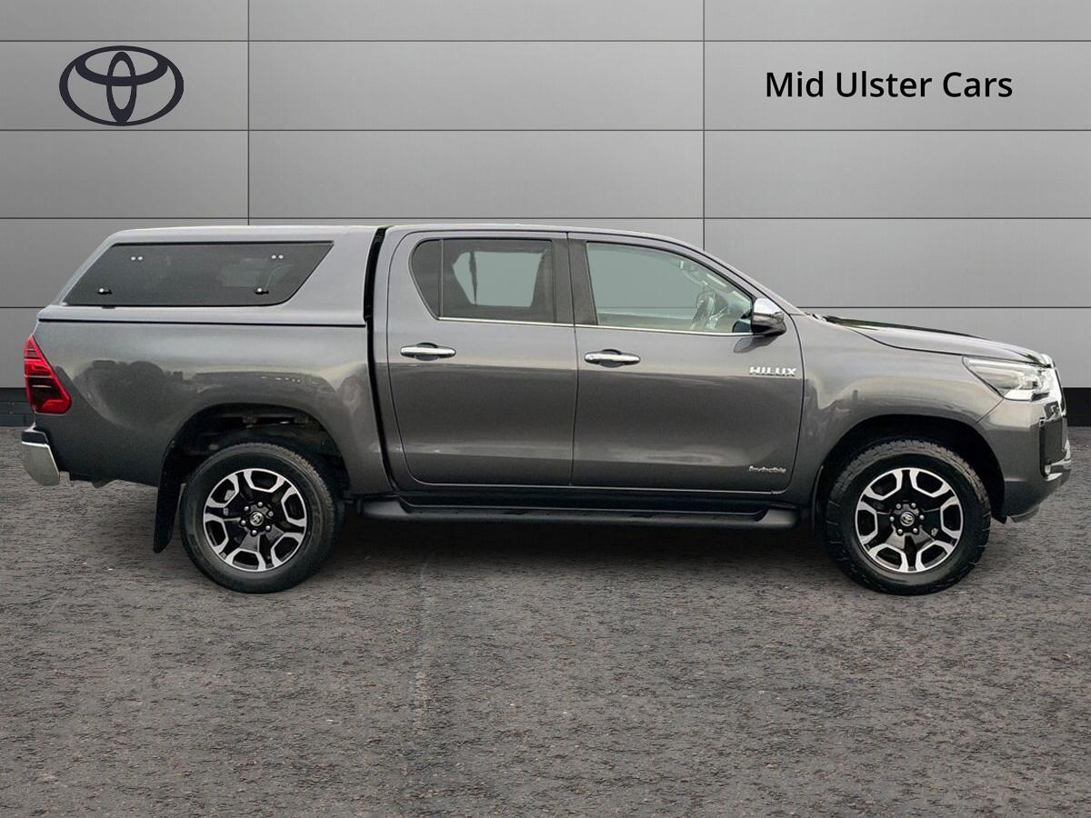 2022 Toyota Hilux Invincible D/Cab Pick Up 2.4 D-4D - vehicle photo 4 for sale on PureCar