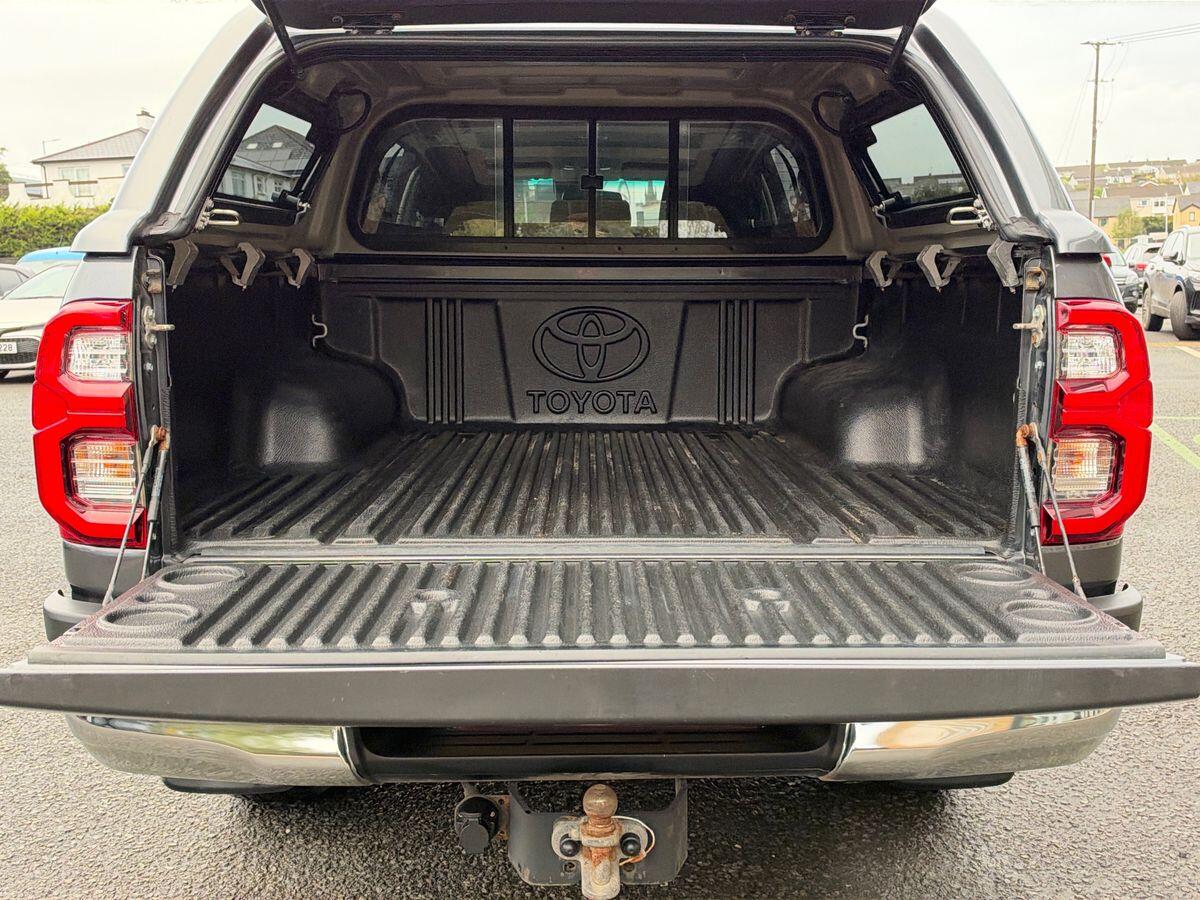 2022 Toyota Hilux Invincible D/Cab Pick Up 2.4 D-4D - vehicle photo 12 for sale on PureCar