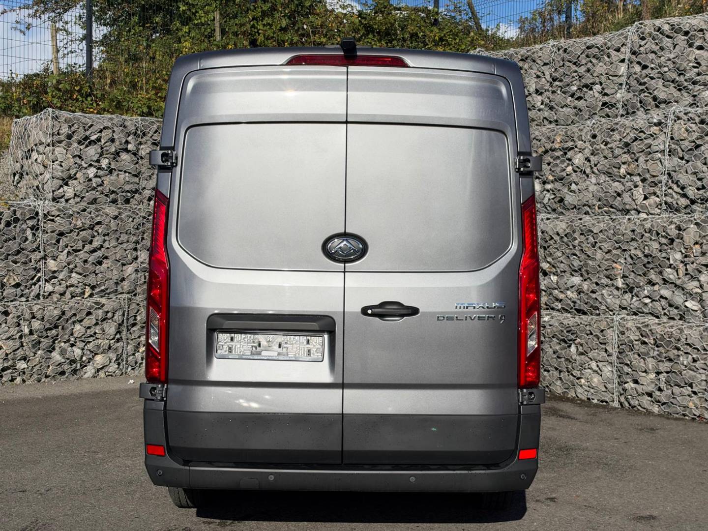 2026 Maxus Deliver 9 Lux L3H2 2.0TCDI 150PS - vehicle photo 4 for sale on PureCar