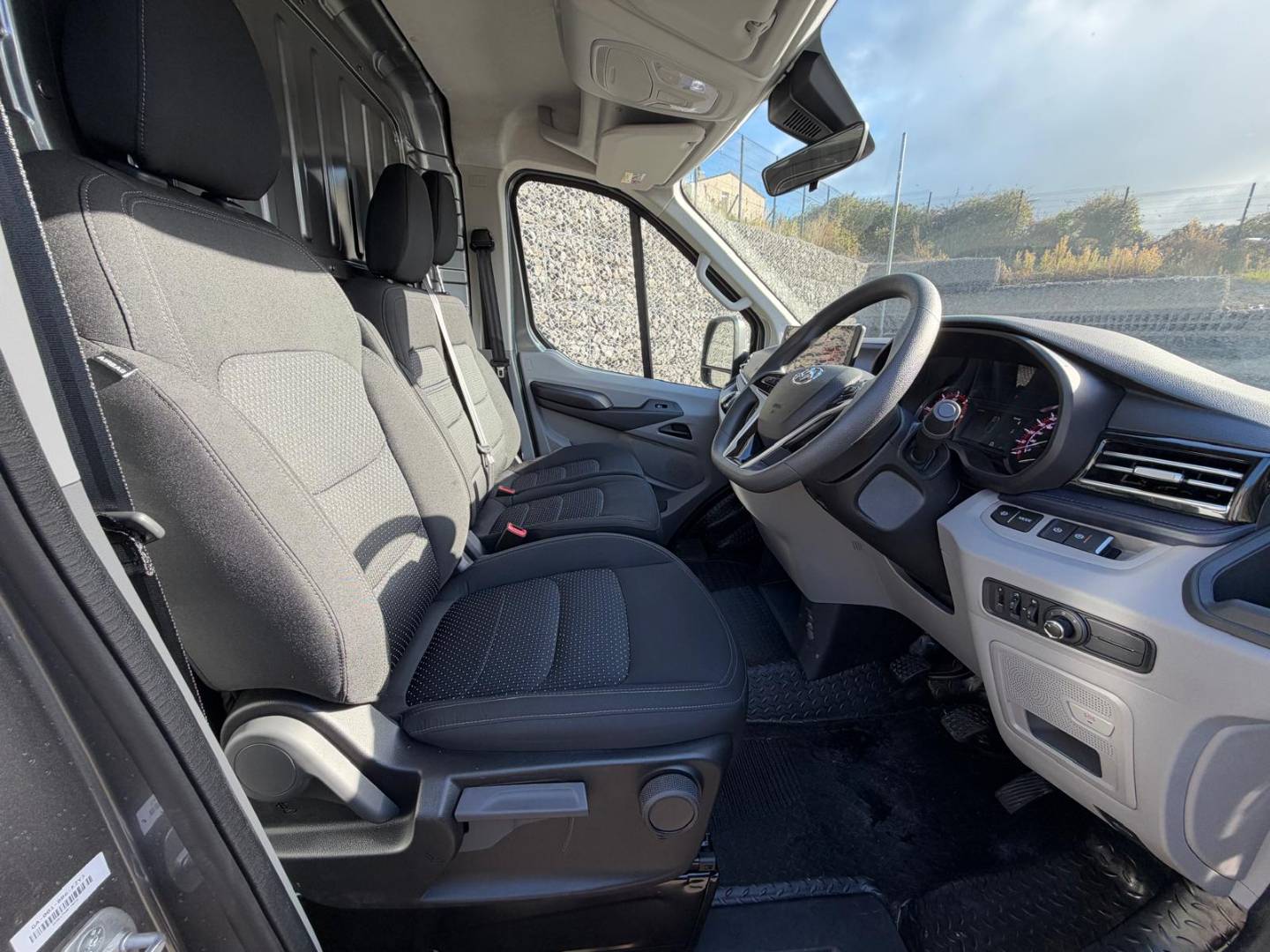 2026 Maxus Deliver 9 Lux L3H2 2.0TCDI 150PS - vehicle photo 15 for sale on PureCar