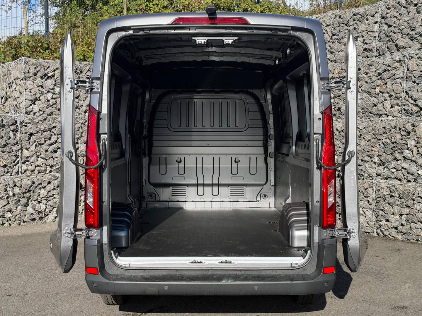 2026 Maxus Deliver 9 Lux L3H2 2.0TCDI 150PS - vehicle photo 20 for sale on PureCar