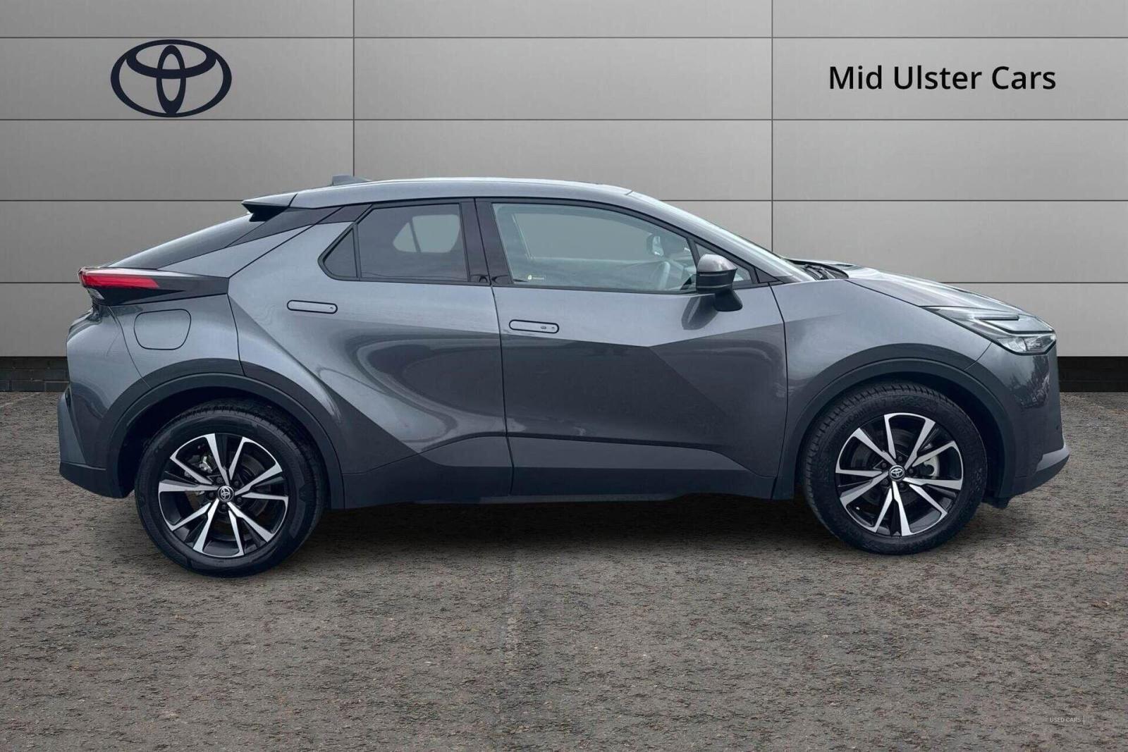 2025 Toyota C-HR 2.0 PHEV Design 5dr CVT - vehicle photo 11 for sale on PureCar