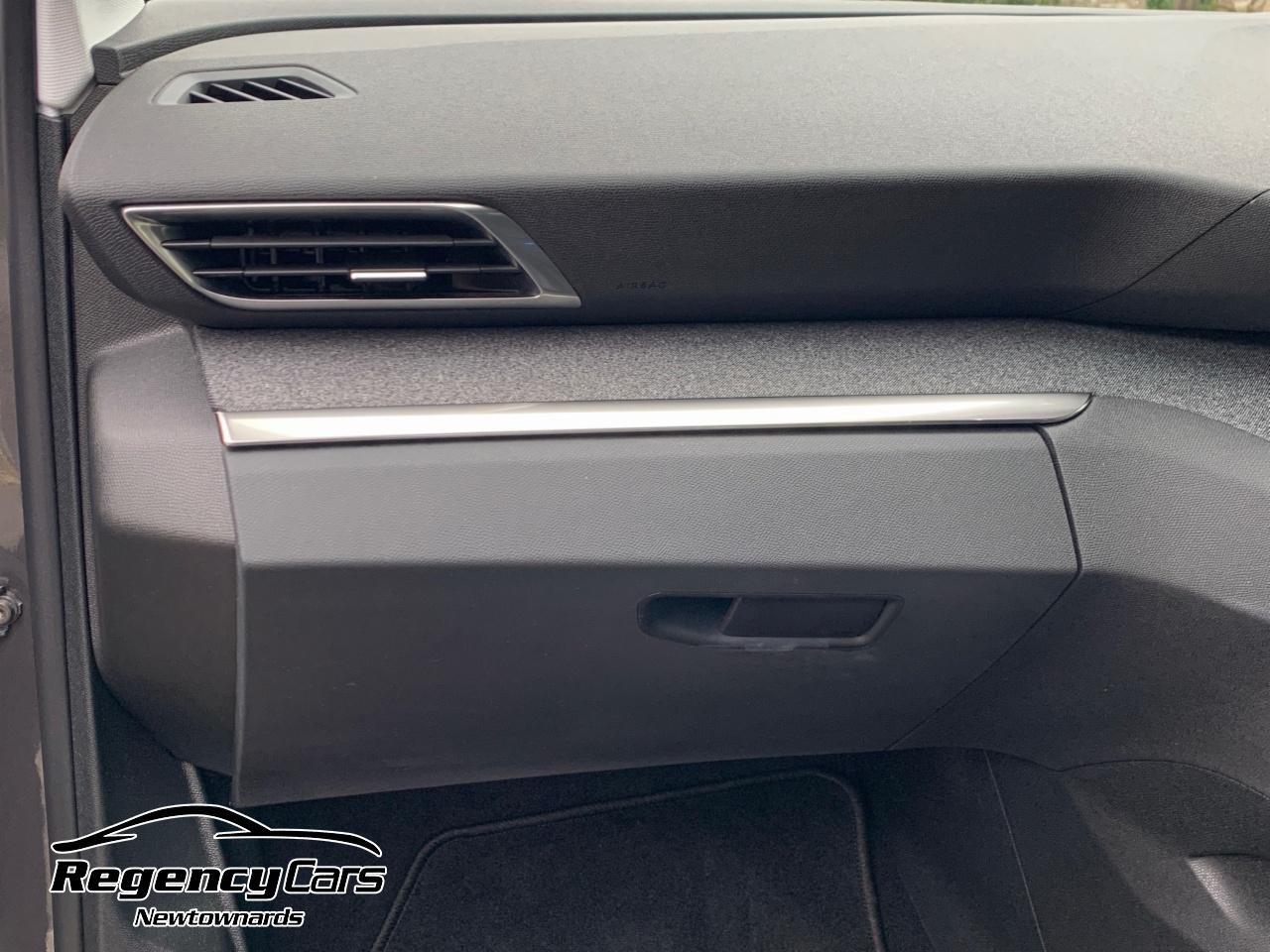 2021 Peugeot 1.2 PureTech Allure Premium 5dr - vehicle photo 19 for sale on PureCar