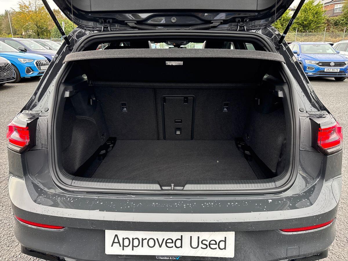 2026 Volkswagen Golf 1.5 TSI 150 Black Edition 5dr - vehicle photo 12 for sale on PureCar