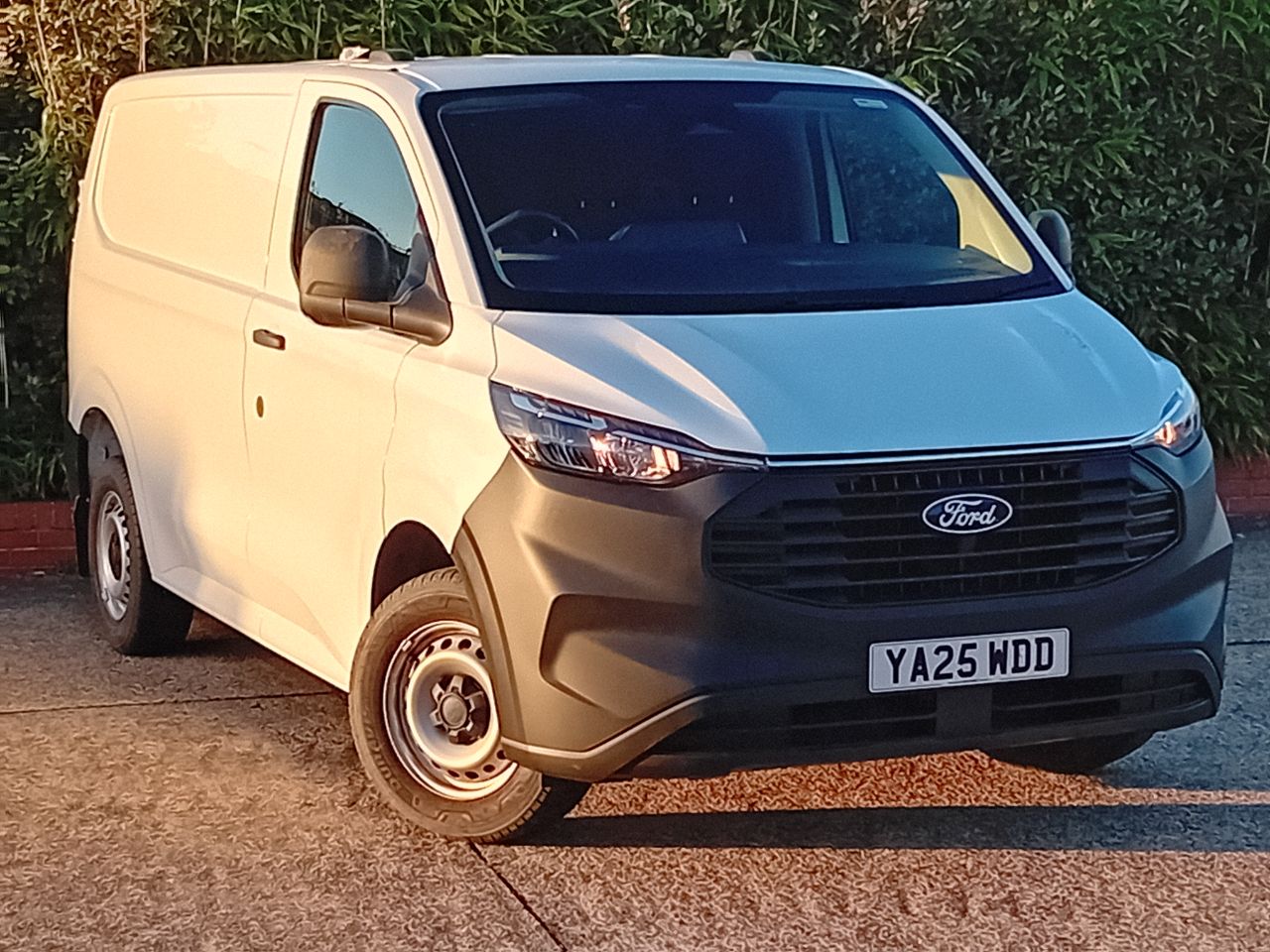 White 2025 Ford Transit Custom Van Front-wheel drive Manual